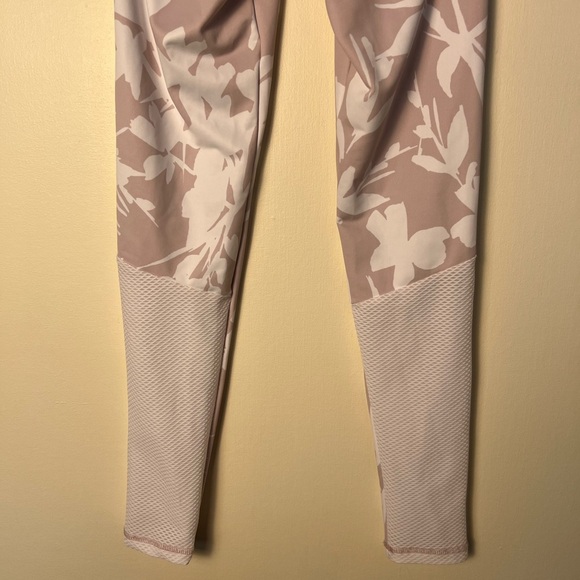 Strut This One Size 0/S Womens Floral Leggings Beige White Stretch Cool Mesh - Picture 8 of 16